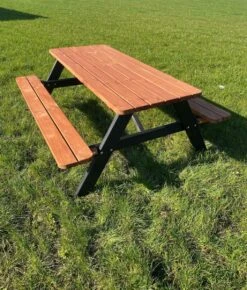 Goedkopepicknicktafels.nl | Zwart Bruine XL Picknicktafel Bruno | Tuintafel 6 Persoons | Bruin Zwart Gespoten Gedroogd Grenen Hout! -Tuinbenodigdheden Bevordering 1021x1200