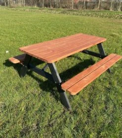 Goedkopepicknicktafels.nl | Zwart Bruine XL Picknicktafel Bruno | Tuintafel 6 Persoons | Bruin Zwart Gespoten Gedroogd Grenen Hout! -Tuinbenodigdheden Bevordering 1061x1200 4