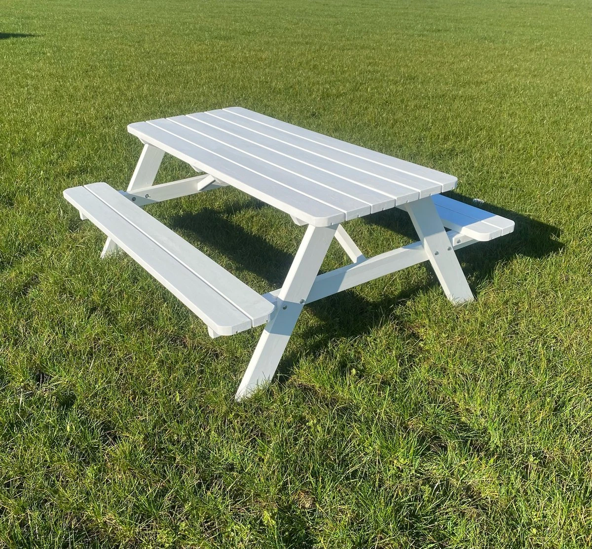 Goedkopepicknicktafels.nl | Witte XL Picknicktafel | Tuintafel 6 Persoons | Wit Gespoten Gedroogd Grenen Hout! 9 Goedkopepicknicktafels.nl | Witte XL Picknicktafel | Tuintafel 6 Persoons | Wit Gespoten Gedroogd Grenen Hout! - Afbeelding 7