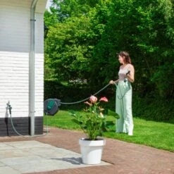 VONROC Automatische Slanghaspel – Incl. 25m Tuinslang, Aansluitslang, Spuitstuk, Koppelingen & Kraanaansluiting -Tuinbenodigdheden Bevordering 1200x1200 1443