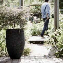 Capi Europe - Vaas Elegant Deluxe Rib NL - 40x60 - Zwart - Voor Binnen En Buiten - KBLR1131 36 Capi Europe - Vaas Elegant Deluxe Rib NL - 40x60 - Zwart - Voor Binnen En Buiten - KBLR1131 -Tuinbenodigdheden Bevordering 1200x1200 1682