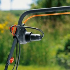 GARDENA EVC 1000 Verticuteermachine - Werkbreedte 30 Cm - Werkgebied 600m2 18 GARDENA EVC 1000 Verticuteermachine - Werkbreedte 30 Cm - Werkgebied 600m2 -Tuinbenodigdheden Bevordering 1200x1200 184