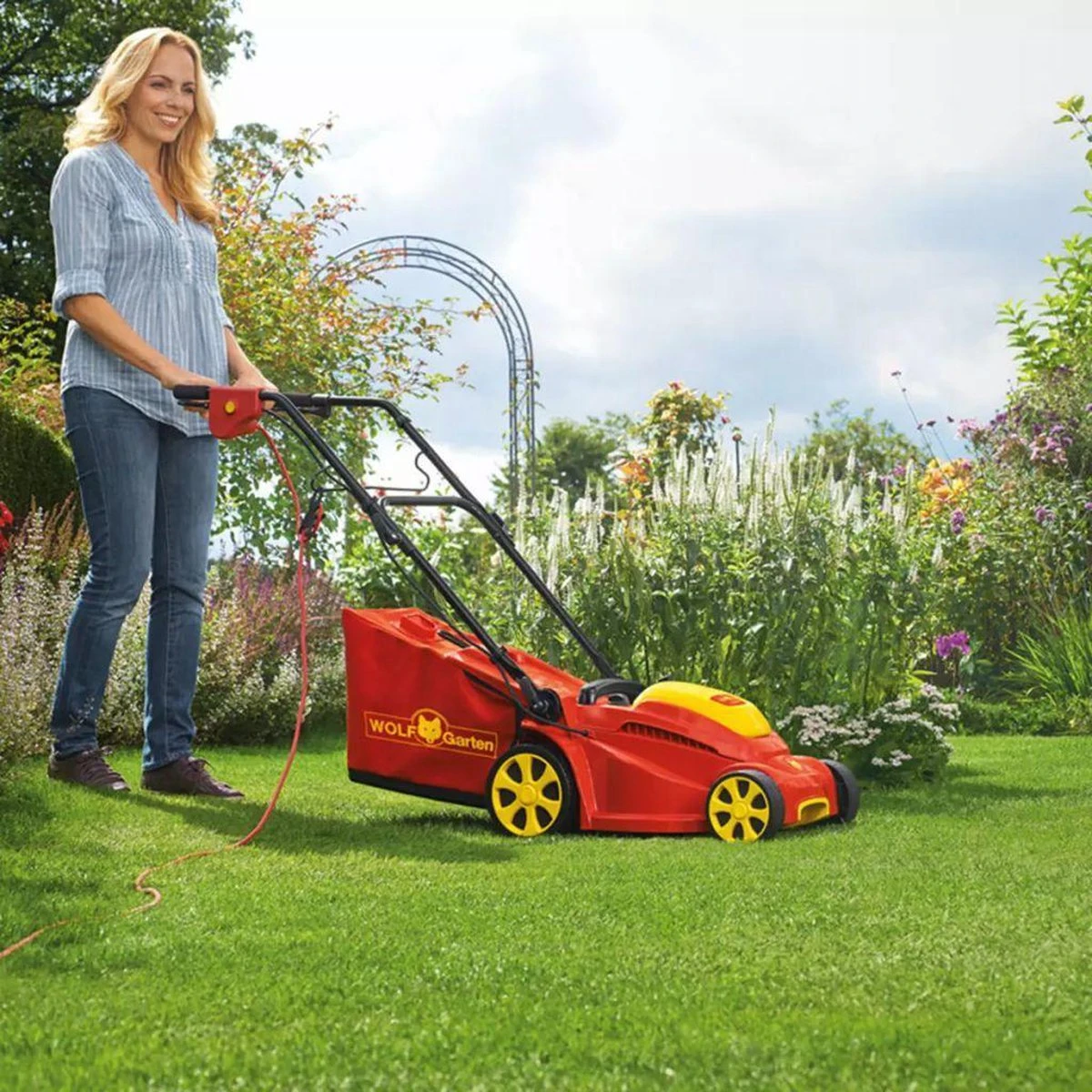 WOLF-Garten A 340 E Elektrische Grasmaaier - 1400 W - 34 Cm Maaibreedte - 30 Liter Opvangbak - Centrale Hoogte-instelling 11 WOLF-Garten A 340 E Elektrische Grasmaaier - 1400 W - 34 Cm Maaibreedte - 30 Liter Opvangbak - Centrale Hoogte-instelling - Afbeelding 9