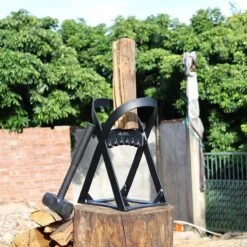 Lighted Lifestyle™| Houtklover Voor Aanmaakhout Incl. Kloofhamer - Houtsplijter - Houtkliever - Snel Haardhout - Gietijzer - Incl. Schroeven -Tuinbenodigdheden Bevordering 1200x1200 494