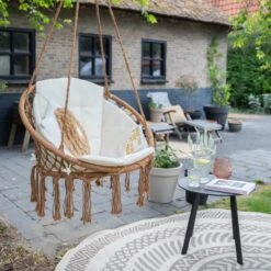 Vita5 Macramé Hangstoel - Voor Binnen En Buiten - Zonder Standaard - Incl. Kussen, Boekenvak En Beschermhoes - Tot 150kg - Bruin/Beige -Tuinbenodigdheden Bevordering 1200x1200 830