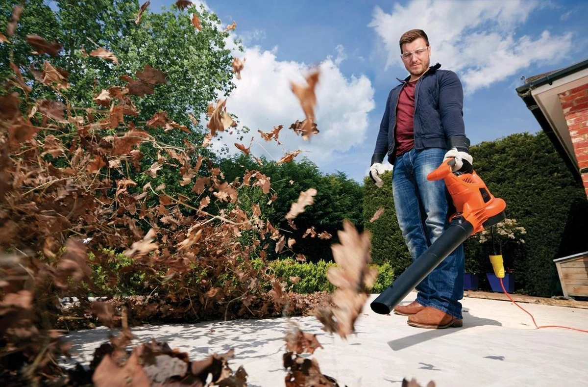 Black & Decker BLACK+DECKER GW3030-QS Bladblazer - 3000W - 50L Opvangbak - 16:1 Volumereductie 13 Black & Decker BLACK+DECKER GW3030-QS Bladblazer - 3000W - 50L Opvangbak - 16:1 Volumereductie - Afbeelding 11