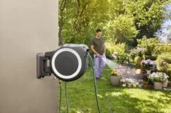 GARDENA - Wandslangenbox RollUp M/L Wit - 25 Meter Slang 10 GARDENA - Wandslangenbox RollUp M/L Wit - 25 Meter Slang -Tuinbenodigdheden Bevordering 1200x795 9