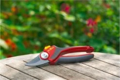 WOLF-Garten Snoeischaar "Premium Plus" RR 4000 - Max. Knipdiameter 22 Mm - Links- En Rechtshandige - Softinleg Handgreep - Snijhoek 30° - Voor Grote Handen - Vervangbare Messen -Tuinbenodigdheden Bevordering 1200x798 5