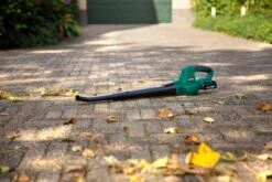 VONROC Accu Bladblazer – VPower 20V – 2 Standen – Max. Blaassnelheid 190km/u – Incl. Accu En Oplader -Tuinbenodigdheden Bevordering 1200x800 21