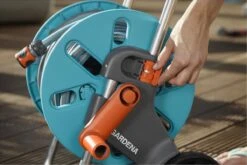 GARDENA - AquaRoll CleverRoll S Set Slangenwagen - Incl. 20 M Slang - Maximaal 40 M Opbergcapaciteit -Tuinbenodigdheden Bevordering 1200x800 392