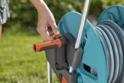 GARDENA - AquaRoll M CleverRoll Easy Slangenwagen - Maximaal 60 Meter - Inklapbare Zwengel 20 GARDENA - AquaRoll M CleverRoll Easy Slangenwagen - Maximaal 60 Meter - Inklapbare Zwengel -Tuinbenodigdheden Bevordering 1200x800 395
