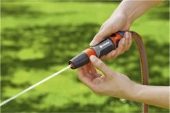 GARDENA Tuinspuit - Spuitpistool 30 GARDENA Tuinspuit - Spuitpistool -Tuinbenodigdheden Bevordering 1200x800 442