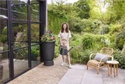 Elho Green Basics Regenton Plus 105 - Regenton Voor Kweken En Oogsten - Ø 58.4 X H 80.4 Cm - Zwart/Living Black 10 Elho Green Basics Regenton Plus 105 - Regenton Voor Kweken En Oogsten - Ø 58.4 X H 80.4 Cm - Zwart/Living Black -Tuinbenodigdheden Bevordering 1200x801 22