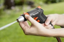 GARDENA - Premium Reinigingssproeier Spuitpistool - Metaal - Voor Reiniging En Bewatering -Tuinbenodigdheden Bevordering 1200x801 25