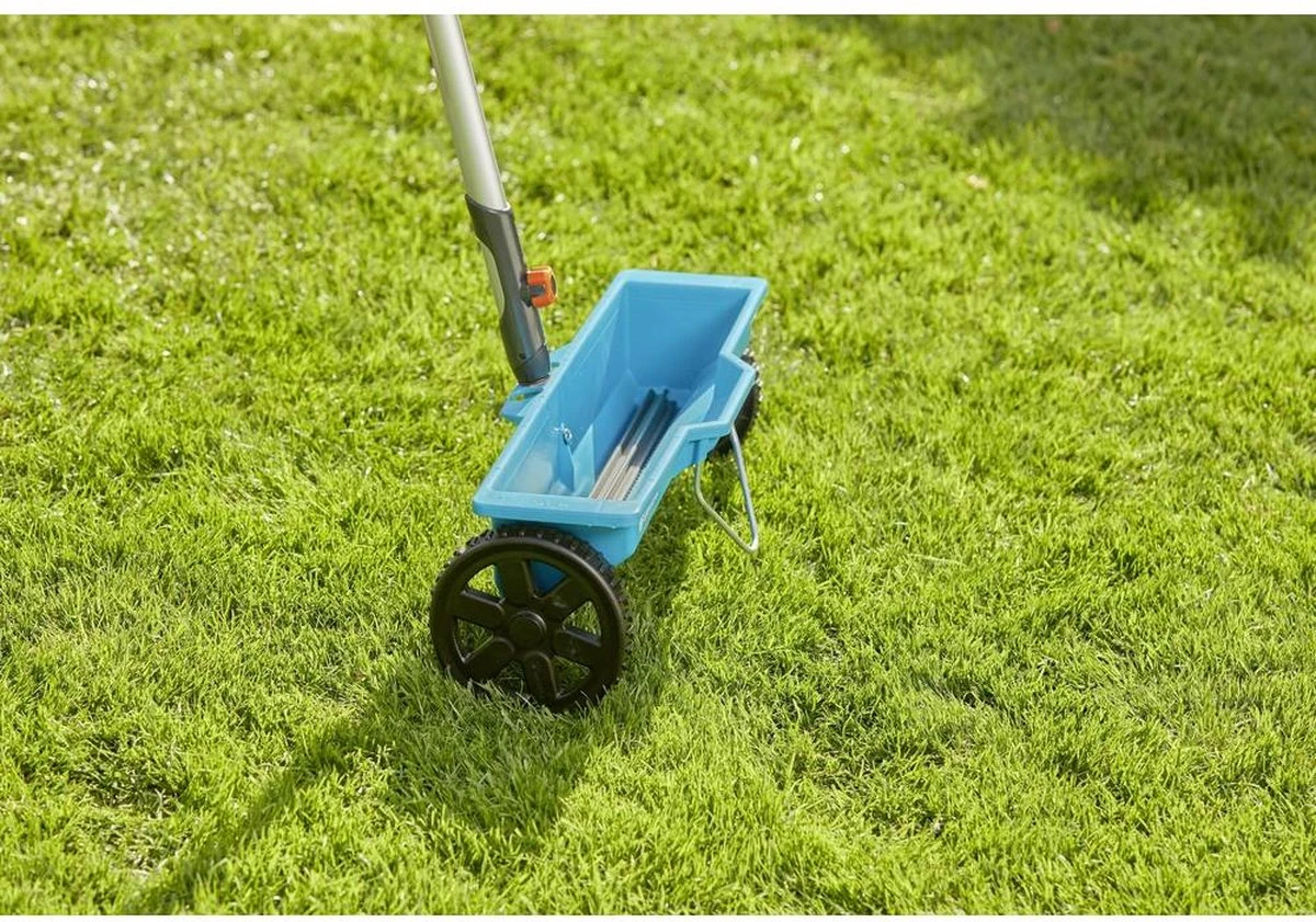 GARDENA Combisysteem Strooiwagen - 40 Cm Strooibreedte - Inhoud 3 Liter - Geschikt Voor 100m² 4 GARDENA Combisysteem Strooiwagen - 40 Cm Strooibreedte - Inhoud 3 Liter - Geschikt Voor 100m² - Afbeelding 2