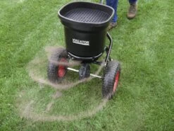 Kreator KRTGR9005 Strooiwagen - 300 Tot 370 Cm Strooibreedte - 23 Liter -Tuinbenodigdheden Bevordering 1200x900 23