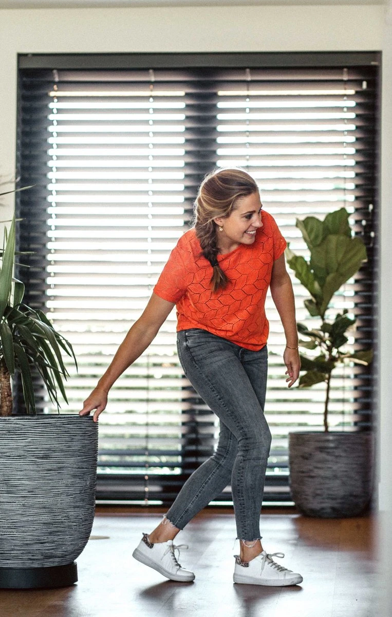 Capi Europe - Bloempot Bol Rib NL - 35x34 - Zwart - Voor Binnen En Buiten - KBLR932 15 Capi Europe - Bloempot Bol Rib NL - 35x34 - Zwart - Voor Binnen En Buiten - KBLR932 - Afbeelding 14