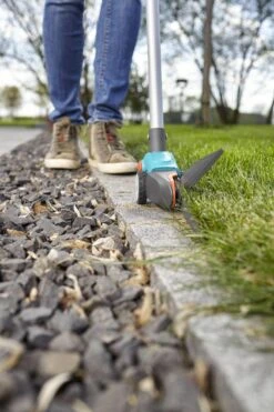 GARDENA Comfort Grasschaar - Op Steel -Tuinbenodigdheden Bevordering 799x1200 17