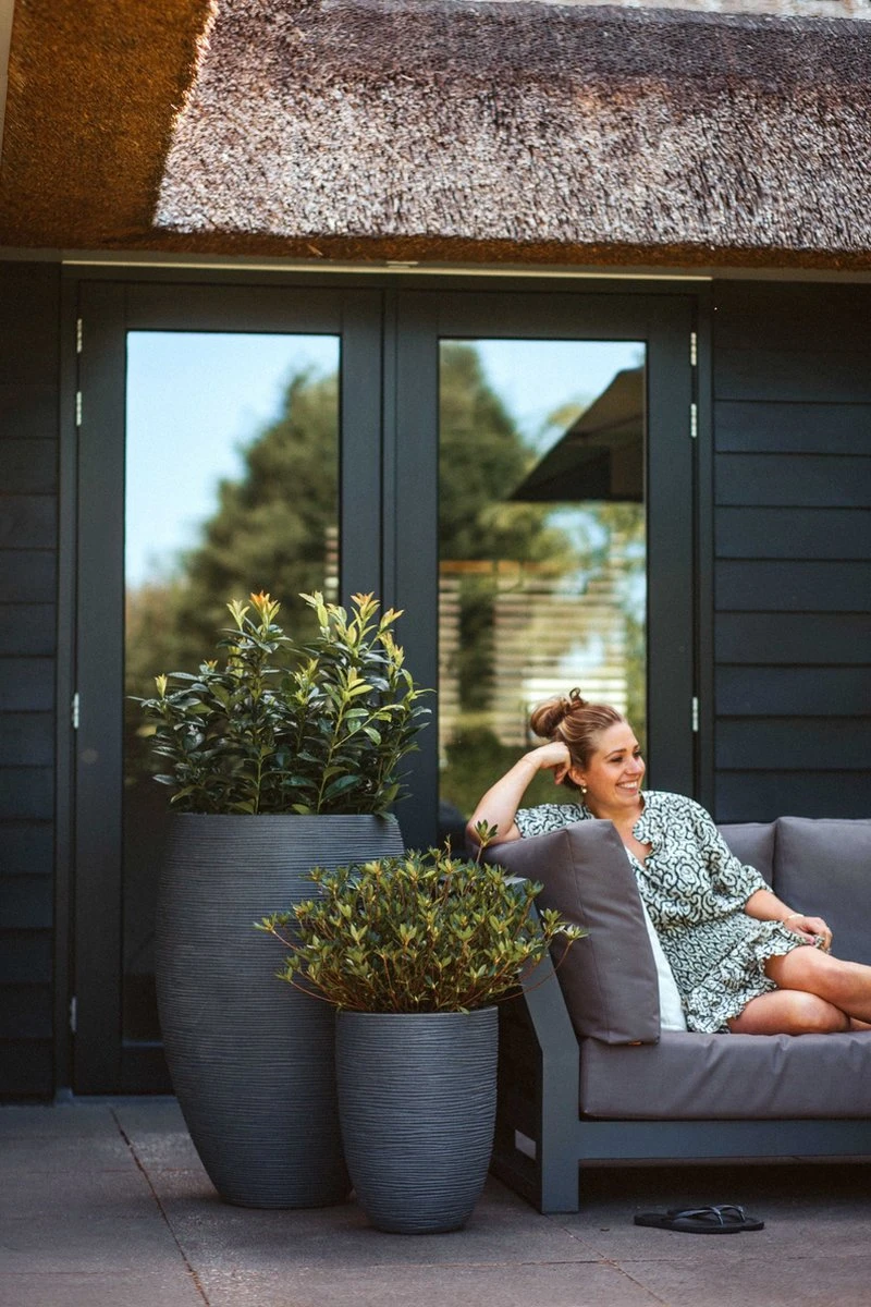 Capi Europe - Vaas Elegant Deluxe Rib NL - 40x60 - Zwart - Voor Binnen En Buiten - KBLR1131 8 Capi Europe - Vaas Elegant Deluxe Rib NL - 40x60 - Zwart - Voor Binnen En Buiten - KBLR1131 - Afbeelding 6